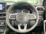 インテリアに合わせたデザインのステアリングは、運転される方のことも考え、運転しやすい形状、大きさです。是非一度、実際に触ってお確かめください。