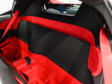 Apple CarPlay対応で、日常の利便性も兼ね備えています。