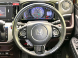 【純正革巻きステアリング】上質な革を使用することで、手にしっかり馴染みとても運転しやすいハンドルです♪