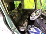 運転席シート廻りは使用感も少なく、良好な状態となっています。丁寧に使われていたことがよくわかりますね。