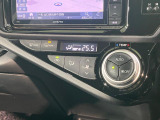 【オートエアコン】一度お好みの温度に設定すれば、車内の温度を検知し風量や温度を自動で調整。暑い…寒い…と何度もスイッチ操作をする必要はありません。快適な車内空間には必須の機能ですね♪