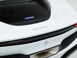 車体後部には一定の加速を超えると自動で作動する「アクティブモバイルウイング」を標準装備しております。