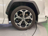 納車前にはプロのメカニックが点検、整備を行いますので安心してお乗り頂けます!!