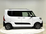 ドアは約90度に開くので荷物も積み込みやすく、乗り降りもしやすい♪ アウトドアで楽しく快適に過ごせる工夫がいっぱいです♪♪