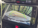 【バックカメラ】駐車時に後方がリアルタイム映像で確認できます。大型商業施設や立体駐車場での駐車時や、夜間のバック時に大活躍!運転スキルに関わらず、今や必須となった装備のひとつです!
