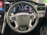 【純正革巻きステアリング】上質な革を使用することで、手にしっかり馴染みとても運転しやすいハンドルです♪