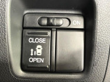 【パワースライドドア】スマートキーや運転席のスイッチでスライドドアの開閉が可能♪電動だから力を入れてドアを開ける必要が無く、小さいお子様でも、重い荷物を持っている時もラクに開け閉めできます♪