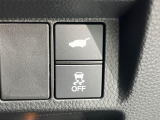 【パワーバックドア】スマートキーや運転席のボタンを押すだけでリアゲートが自動で開閉します!荷物を持っている時や、高い位置にあるバックドアを閉める際に便利な機能です♪