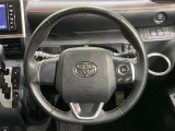 【純正革巻きステアリング】上質な革を使用することで、手にしっかり馴染みとても運転しやすいハンドルです♪