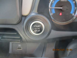 プッシュスタートボタンを押してエンジンON!