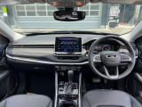 車内も水平基調としております。