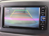 バックでの車庫入れは「バックモニター」がサポートいたします。