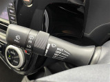【オートワイパー(AUTO)】雨が降り出した時に、雨滴検出用センサー(レインセンサー)が雨滴を感知すると、自動でワイパーが動作します。