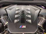 当社はサービス工場併設でございます。点検車検はもちろんお車へのアドバイスもサービススタッフがさせて頂いております。BMWマイスターも在籍しており、もしもの時も迅速に対応出来る様に心がけております。