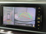 パノラマモニター付きです。車両を上から見たような映像をディスプレイオーディオ画面に表示。運転席からの目視だけでは見にくい、車両周辺の状況をリアルタイムでしっかり確認できます。