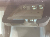 【トヨタセーフティセンス】走行中に前方の車両等を認識し、衝突しそうな時は警報とブレーキで衝突回避と被害軽減をアシスト。より安全にドライブをお楽しみいただけます。
