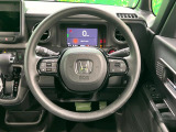 インテリアに合わせたデザインのステアリングは、運転される方のことも考え、運転しやすい形状、大きさです。是非一度、実際に触ってお確かめください。