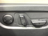 【パワーシート】スイッチ一つで簡単にシートの微調整が可能!電動だから力もいりません!快適なシートポジションにセットして、快適なドライブをお楽しみください。
