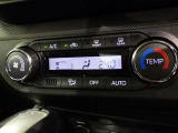 【オートエアコン】お好みの温度に設定して頂くと、車内の温度を自動調整♪快適にクルマの中を過ごして頂けます。