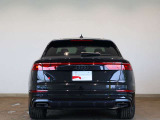 Audi Q8 50 TDI quattro S line/HDマトリクスLEDヘッドライト/ダークAudi rings & ブラックスタイリング/アルミホイール 10Yスポークデザイン ブラックメタリック 10Jx22