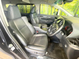 運転席シート廻りは使用感も少なく、良好な状態となっています。丁寧に使われていたことがよくわかりますね。