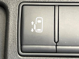 【パワースライドドア】スマートキーや運転席のスイッチでスライドドアの開閉が可能♪電動だから力を入れてドアを開ける必要が無く、小さいお子様でも、重い荷物を持っている時もラクに開け閉めできます♪