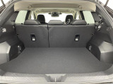 【トランク】積み込みやすくて、たっぷり積める荷室です。シートアレンジできるものは、乗車人数と荷物の量や大きさによってシートを動かすことができるので、より快適なドライブが可能です!