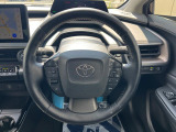 【純正革巻きステアリング】上質な革を使用することで、手にしっかり馴染みとても運転しやすいハンドルです♪