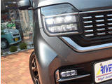 『1台』のお車に対して、3名体制で日々議論を重ね仕入れを行っております。