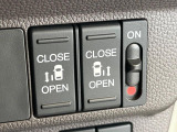 【両側パワースライドドア】スマートキーや運転席のスイッチで後席両側スライドドアの開閉が可能♪電動だから力を入れてドアを開ける必要が無く、小さなお子様でも簡単に開け閉めでき快適です♪
