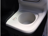 【車屋】として、長く車業界に従事した経験豊富なスタッフが多数在籍しております。