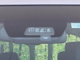 【三菱e-Assist】走行中に前方の車両等を認識し、衝突しそうな時は警報とブレーキで衝突回避と被害軽減をアシスト。より安全にドライブをお楽しみいただけます。