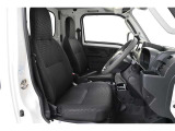 運転席/助手席です。