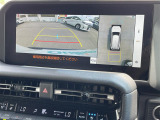 【パノラミックビューモニター】クルマを真上から見下ろした視点で駐車をサポートします!クルマの斜め後ろや真横など、いち早く障害物に気が付くことができます。