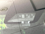 【トヨタセーフティセンス】走行中に前方の車両等を認識し、衝突しそうな時は警報とブレーキで衝突回避と被害軽減をアシスト。より安全にドライブをお楽しみいただけます。
