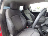 【MINI NEXT 認定中古車】安心の保証プログラムや延長保証など、MINI NEXT車両をご購入いただいたオーナーの皆様に、より快適なMINIライフを楽しんでいただくためのユニークなサービスをご用意しております。