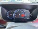 整備スタッフは国家資格を持つプロの整備士です。車検の受入/中間/完成検査と保安基準発行のすべても自社で行います。