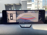 360度ビューモニター 4つのカメラで前後左右、俯瞰映像を表示、ドライバーからは見えない領域の危険認知をサポートするシステム搭載!