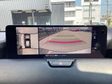 360度ビューモニター 4つのカメラで前後左右、俯瞰映像を表示、ドライバーからは見えない領域の危険認知をサポートするシステム搭載!