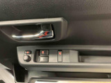 お車の状態をしっかりとお伝えするために1台の車両に付き40枚以上の画像を用意しております。外装はもちろん、室内の装備やお車の特徴などごらんください。