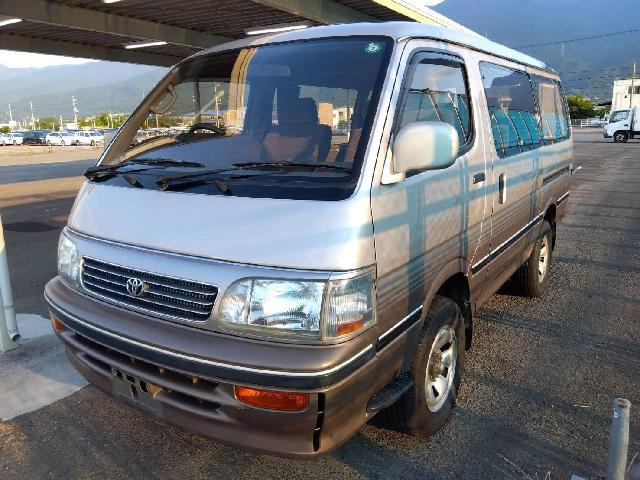 ハイエース3.0 スーパーカスタム トリプルムーンルーフ ディーゼル 4WD