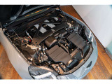 5.2L V12気筒ツインターボ、835PS、1000Nmのエンジンを搭載エキサイティングなエキゾーストサウンドと洗練された足回りを高次元でバランスさせた走りを存分にお楽しみ下さい。
