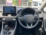ゆったりした空間で見晴らしの良い運転席。