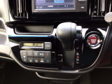 オートマチックシフトレバーは、手になじみ操作しやすい形状で安全運転にもつながります♪