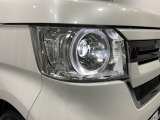 LEDヘッドライトで夜道も安心!