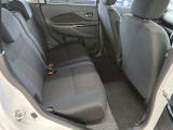専属スタッフが、お車の内装、外装の仕上げを行っております。納車前にもう一度チェックを行いまして納車をさせていただいております。