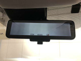 後ろが見えにくいときはスマートルームミラーに切り替えて後方を見やすくしましょう☆