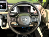 【ステアリングスイッチ】運転中、前方から目線をそらすことなく、オーディオ等の操作が可能な便利機能!安心&快適なドライブを演出してくれます♪