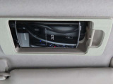 運転席のサンバイザー裏に、ETCをスマートに収納いたします。納車前整備と共に、セットアップもお任せください。