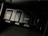 HDMIポート、USBポートが装備されております。HDMIポートを他の機器と繋げることによって、モニターへ映像を流すことができます。